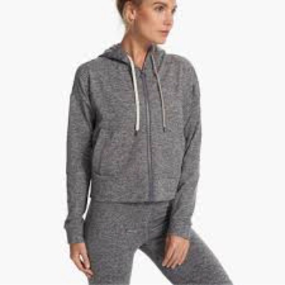 » Vuori Granite Cropped Hoodie Heather Grey Soft
